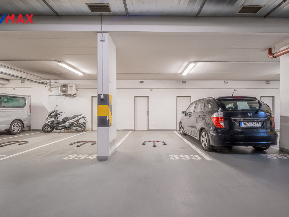 Prodej parkovacího místa 15 m², Praha