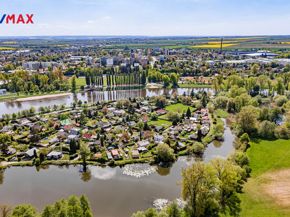 Prodej stavební parcely 992 m², Káraný