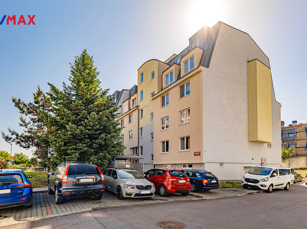 Pronájem bytu 3+1 63 m², Praha
