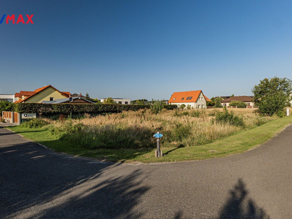 Prodej stavební parcely 718 m², Předboj