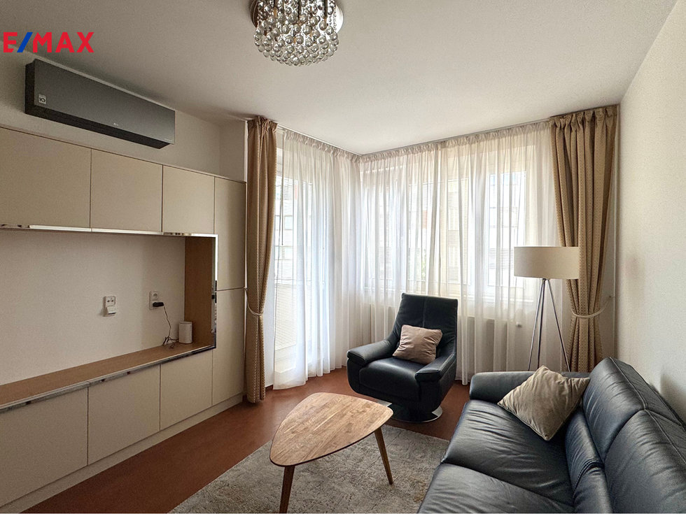 Pronájem bytu 2+kk 54 m², Praha