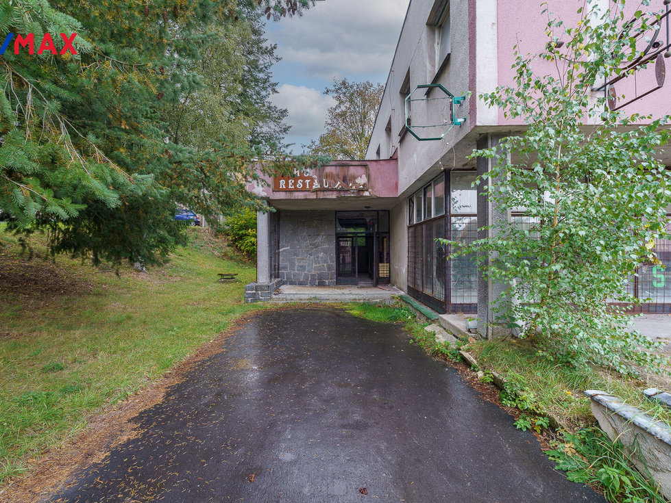 Prodej stavební parcely 1628 m², Luby