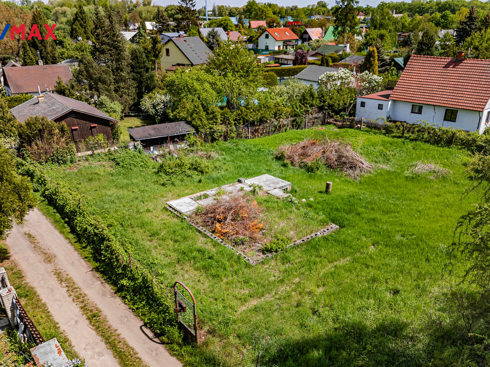 Prodej stavební parcely 992 m², Káraný
