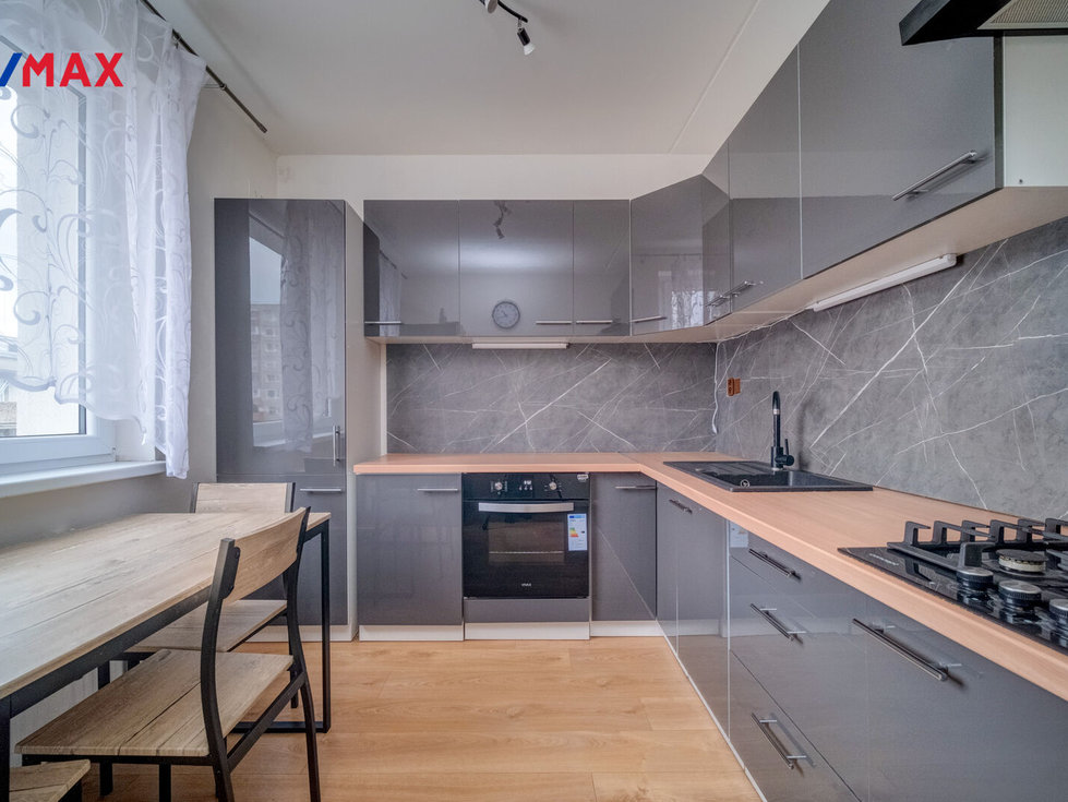 Prodej bytu 3+1 75 m², Sokolov