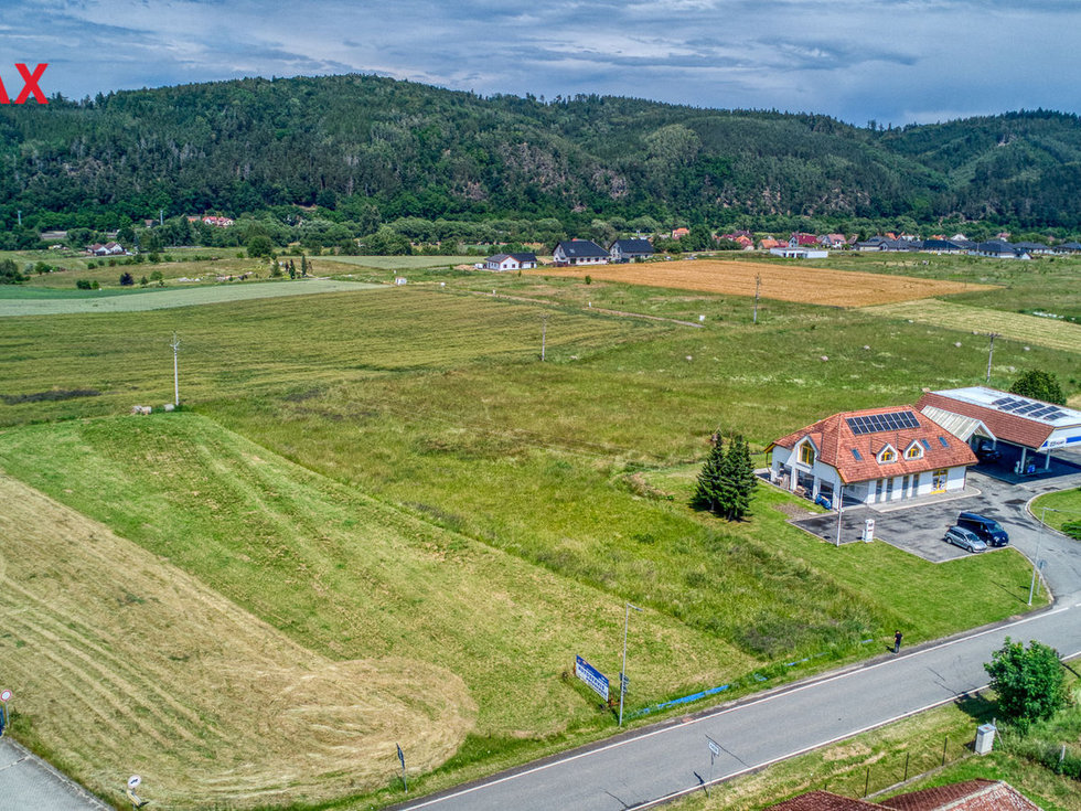 Prodej komerčního pozemku 2561 m², Kácov