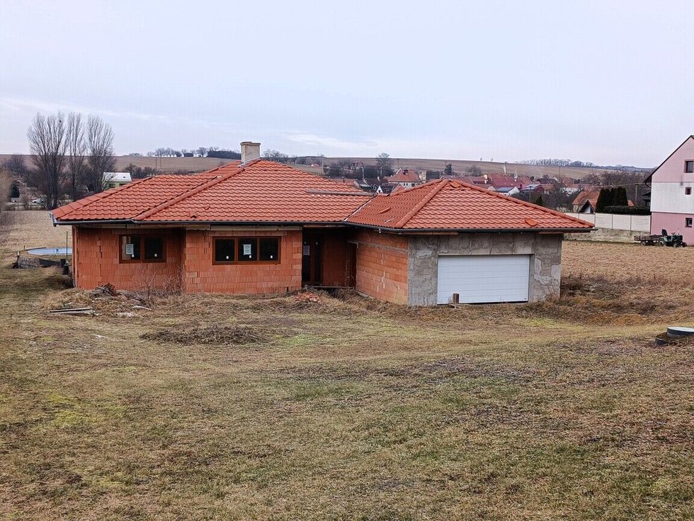 Prodej rodinného domu 331 m², Moravany