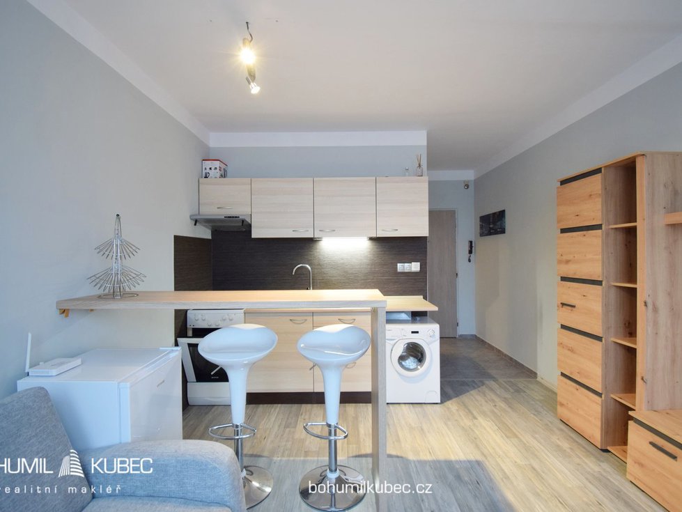 Pronájem bytu 1+kk, garsoniery 21 m², Sezimovo Ústí