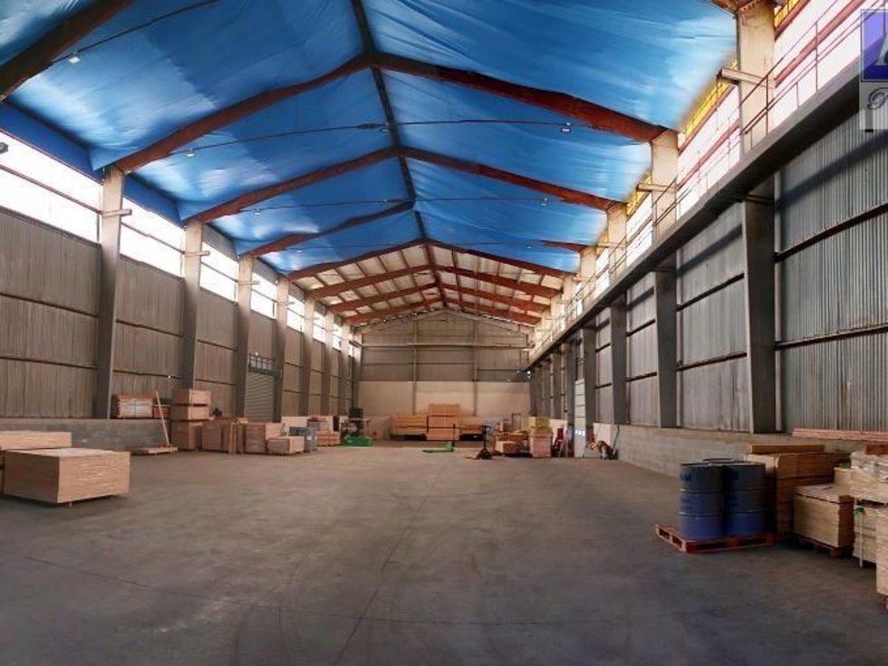 Pronájem skladu 1000 m², Králův Dvůr