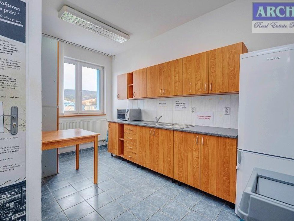 Pronájem kanceláře 35 m², Hostomice