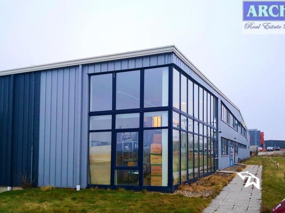 Pronájem kanceláře 195 m², Kozomín