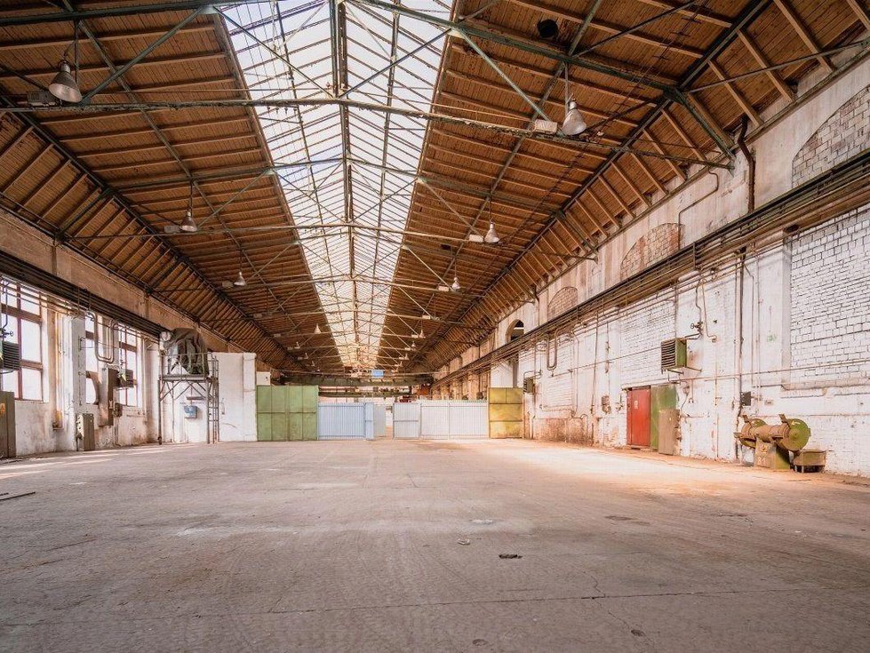 Pronájem skladu 1000 m², Hradec Králové