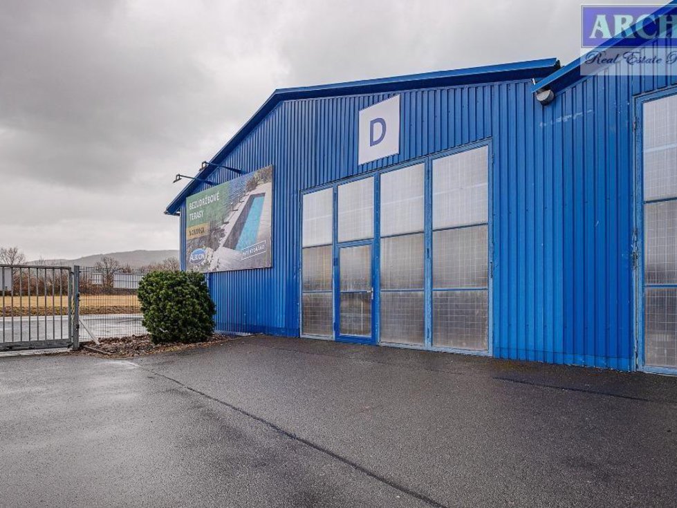 Pronájem skladu 850 m², Hostomice
