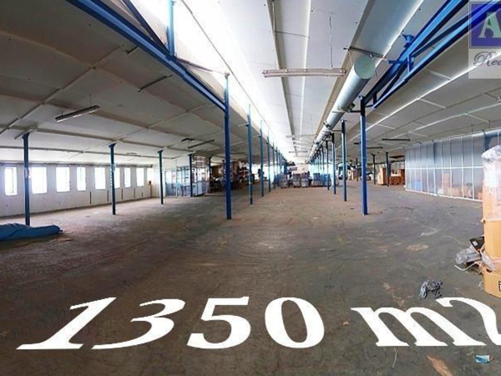 Pronájem skladu 1350 m², Neumětely