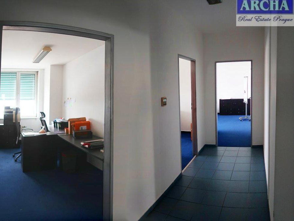 Pronájem kanceláře 320 m², Praha