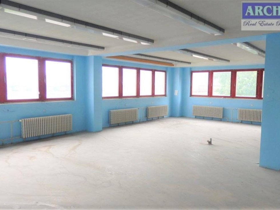 Pronájem kanceláře 500 m², Louny