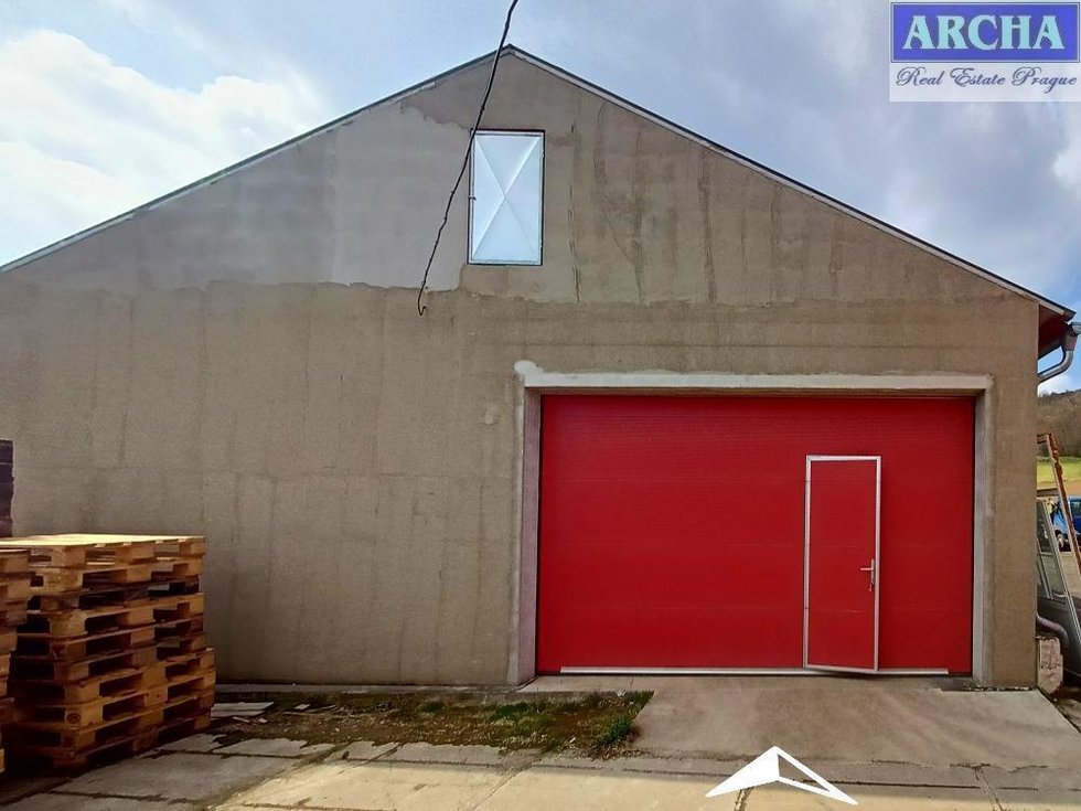 Pronájem skladu 300 m², Králův Dvůr