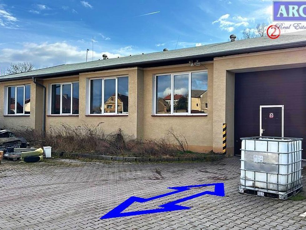 Pronájem skladu 675 m², Cerhovice