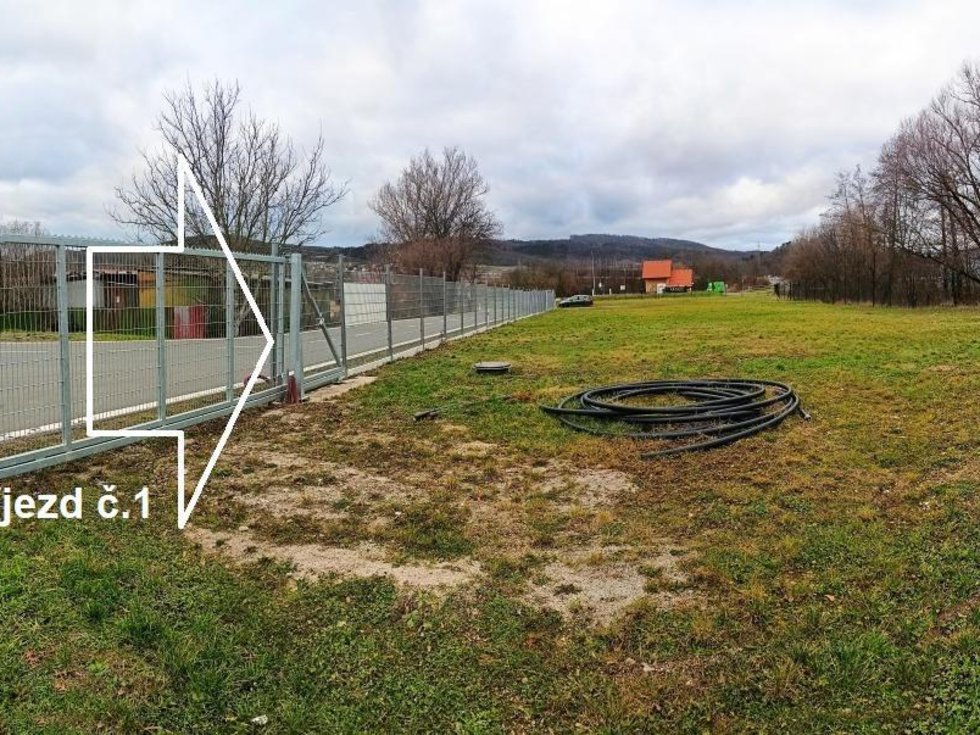 Pronájem komerčního pozemku 3934 m², Bavoryně