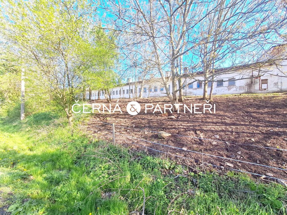 Prodej stavební parcely 1466 m², Žim