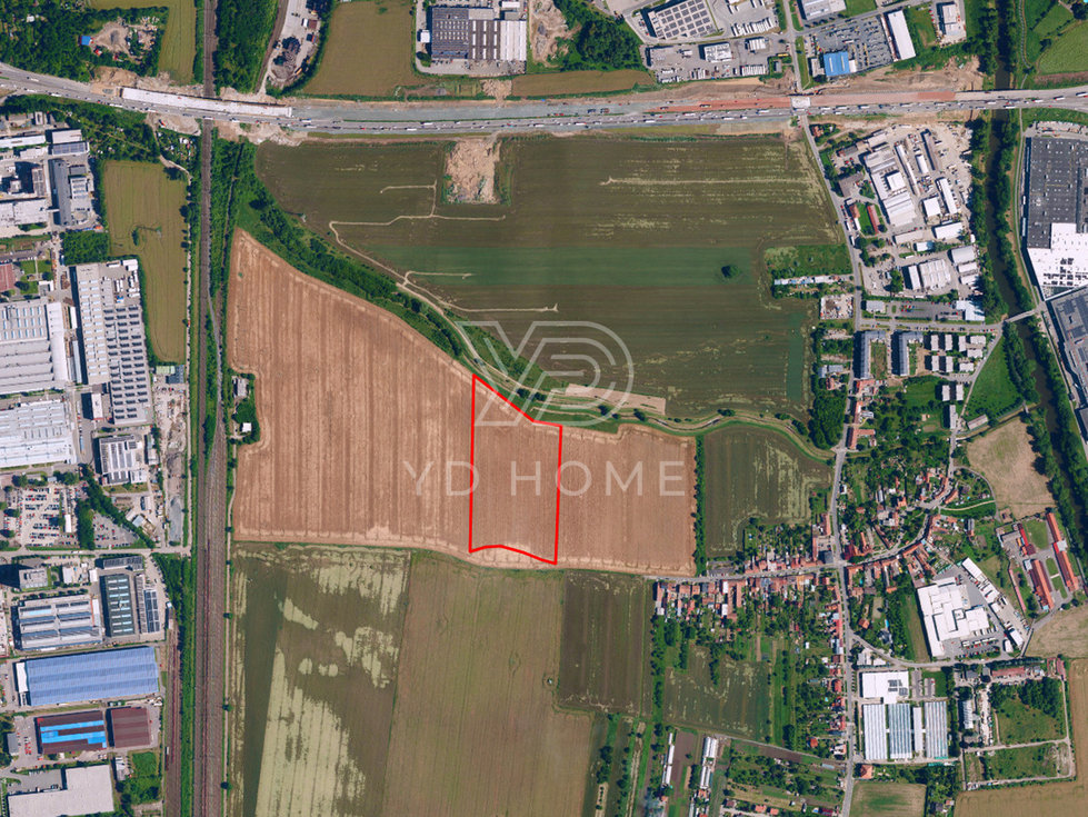Prodej podílu stavební parcely 8232 m², Brno