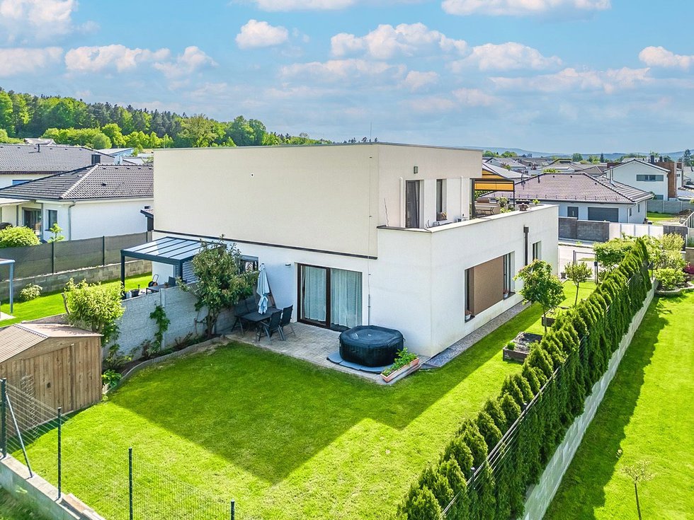 Prodej bytu 3+kk 84 m², Včelná