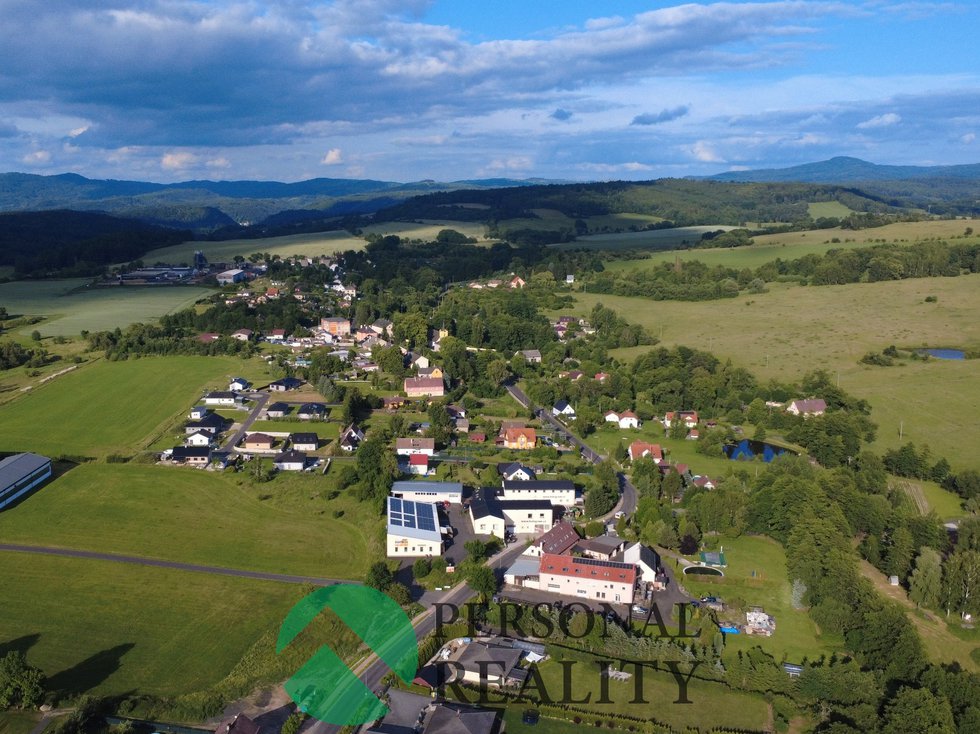 Prodej stavební parcely 1239 m², Sadov