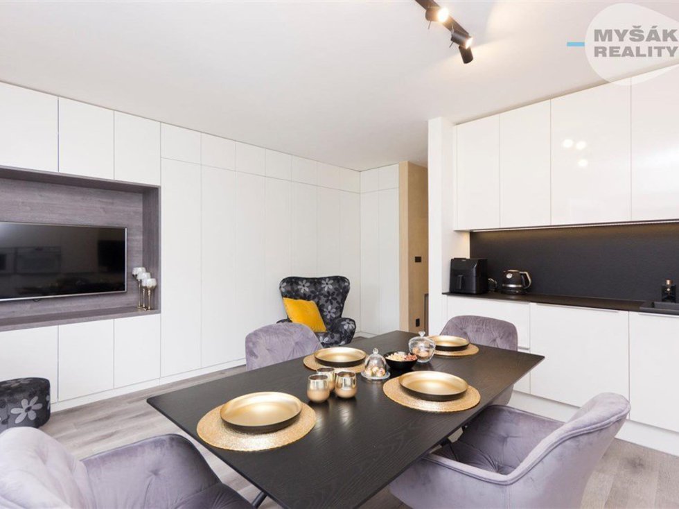 Prodej bytu 1+kk, garsoniery 36 m², Hostivice