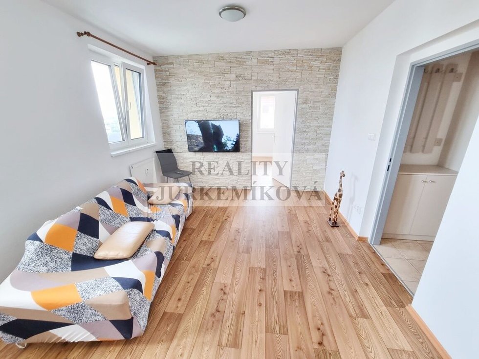 Pronájem bytu 3+1 50 m², Velešín