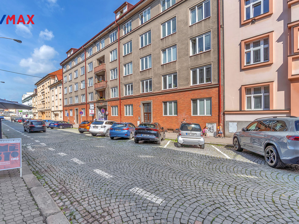 Prodej bytu 1+kk, garsoniery 45 m², Hradec Králové
