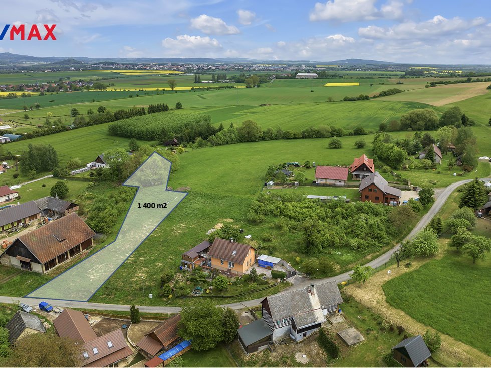 Prodej stavební parcely 1400 m², Podhradí