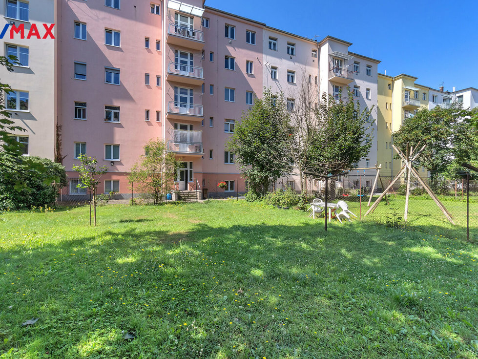 Prodej bytu 2+kk 37 m², Hradec Králové