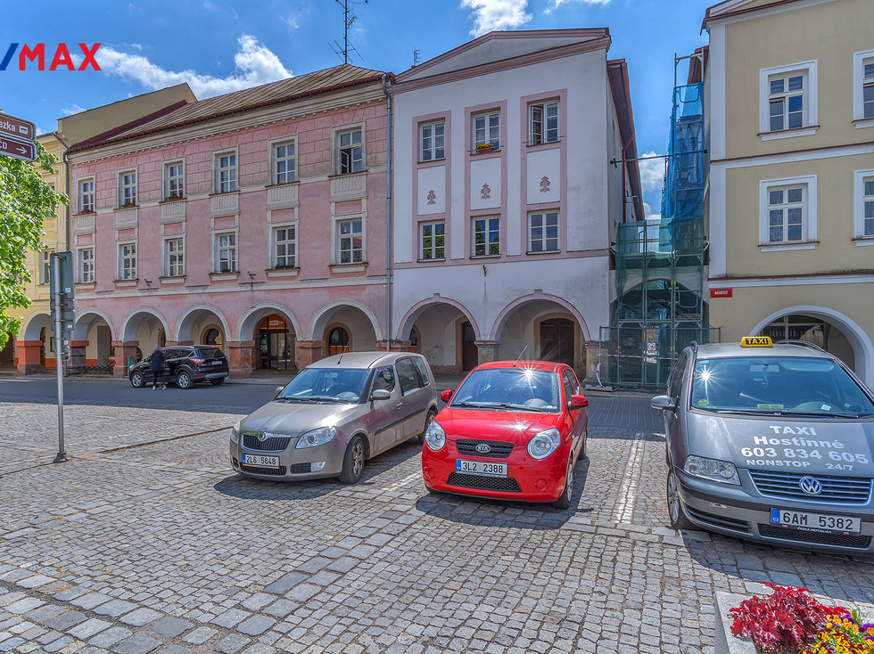 Prodej bytu 2+1 70 m², Hostinné