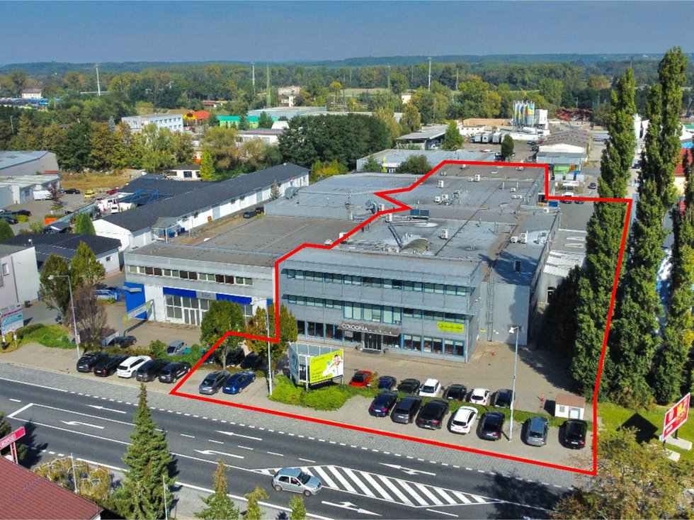 Prodej výrobního objektu 5052 m², Kolín