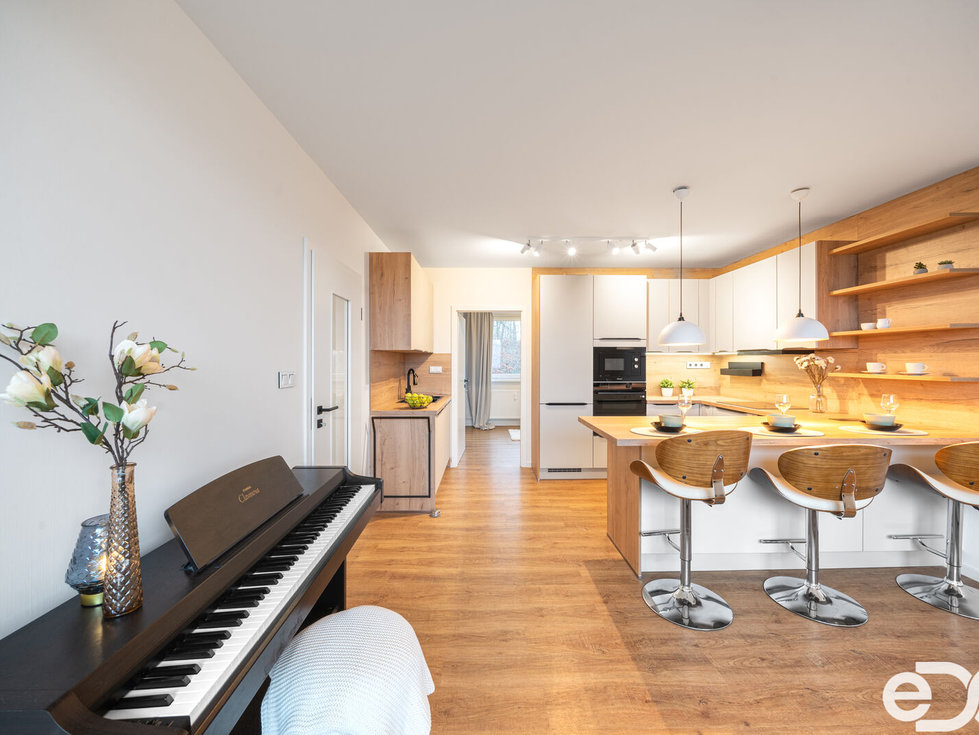 Prodej bytu 4+kk 70 m², Stráž pod Ralskem