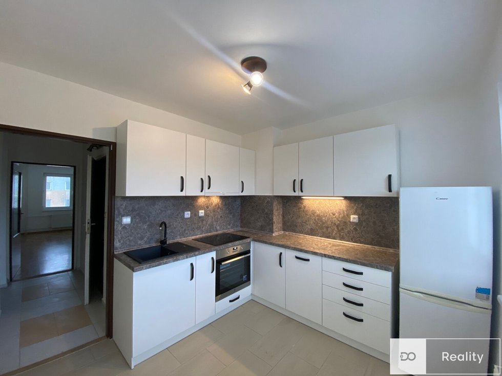 Pronájem bytu 2+1 49 m², Luštěnice