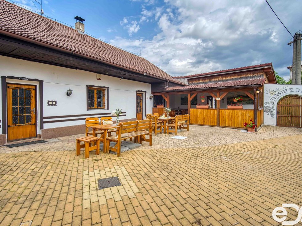 Prodej restaurace 178 m², Hradešín
