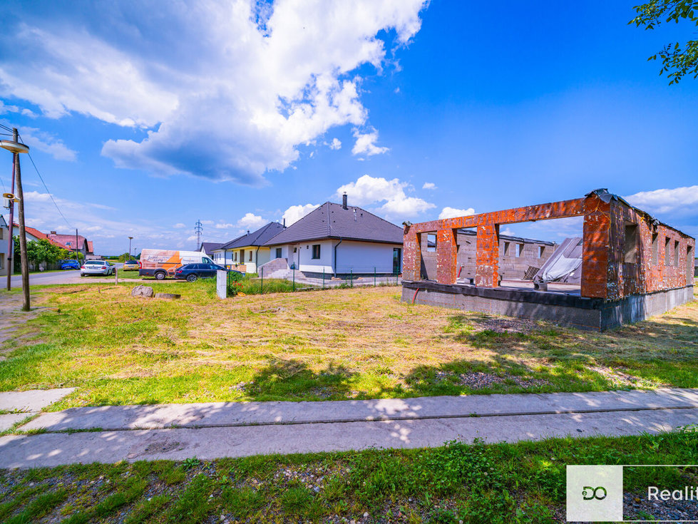 Prodej stavební parcely 1320 m², Hlízov