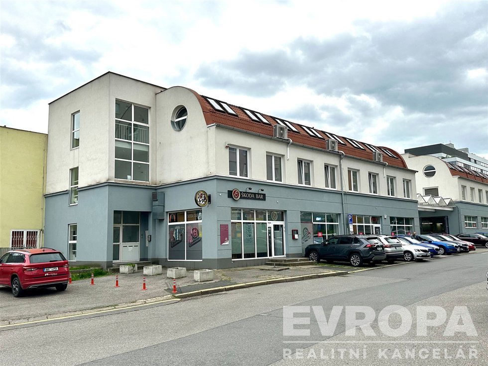 Prodej kanceláře 286 m², Praha