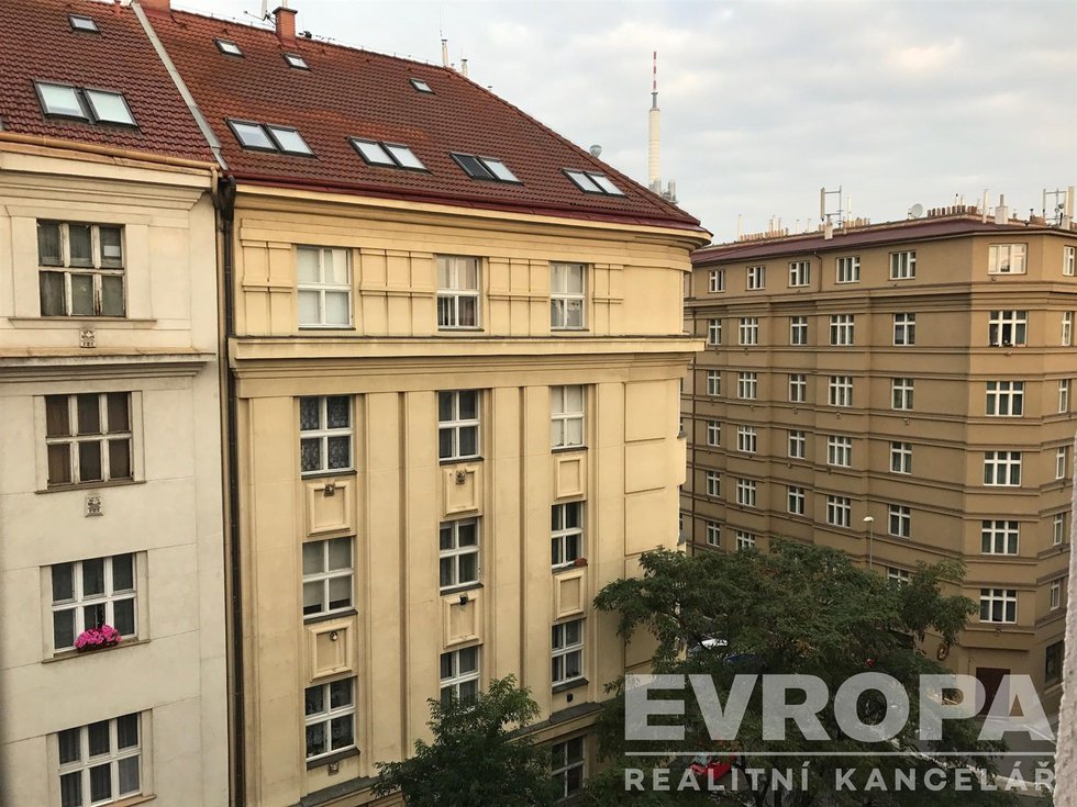 Pronájem bytu 1+1 30 m², Praha