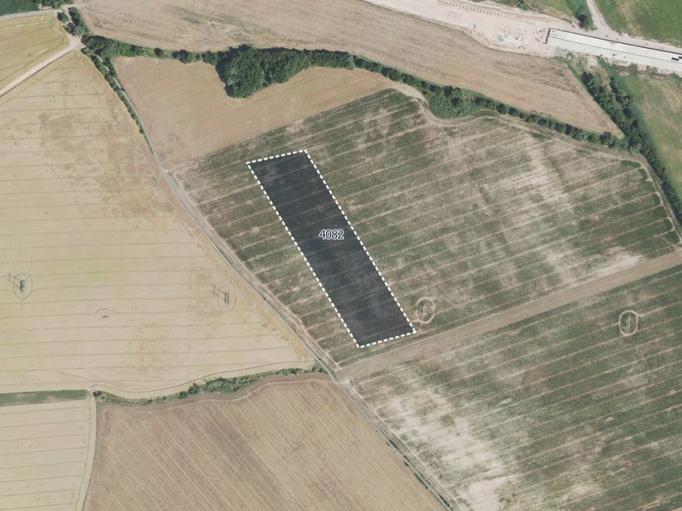Prodej zemědělské půdy 30325 m², Nesuchyně