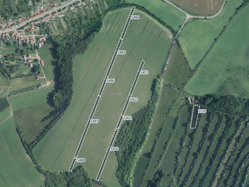 Prodej zemědělské půdy 18385 m², Diváky