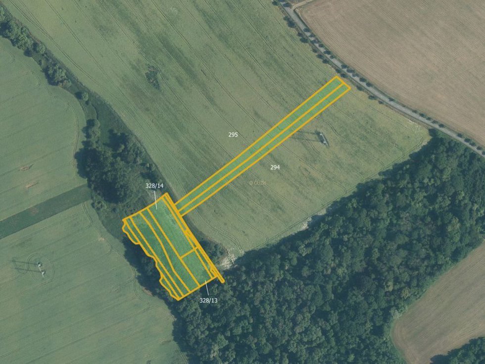 Prodej zemědělské půdy 16229 m², Kelč