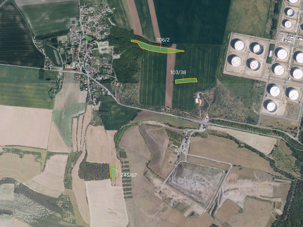 Prodej zemědělské půdy 25049 m², Uhy