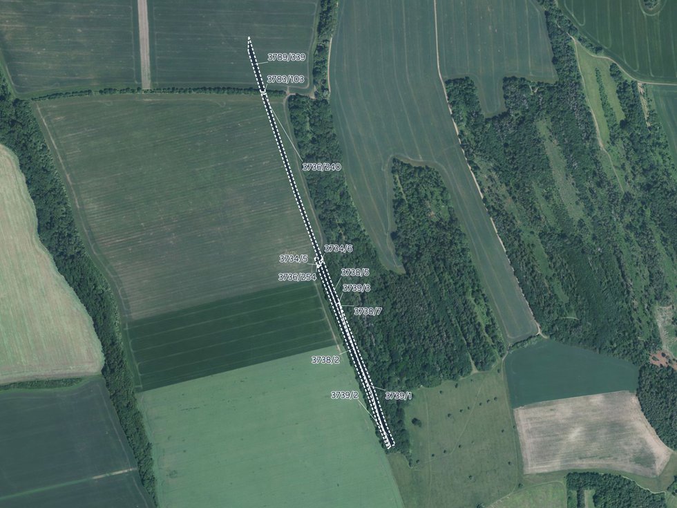 Prodej zemědělské půdy 18210 m², Hluk
