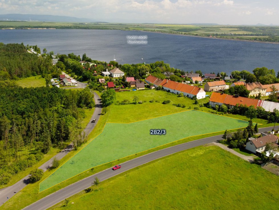 Prodej stavební parcely 5777 m², Chbany