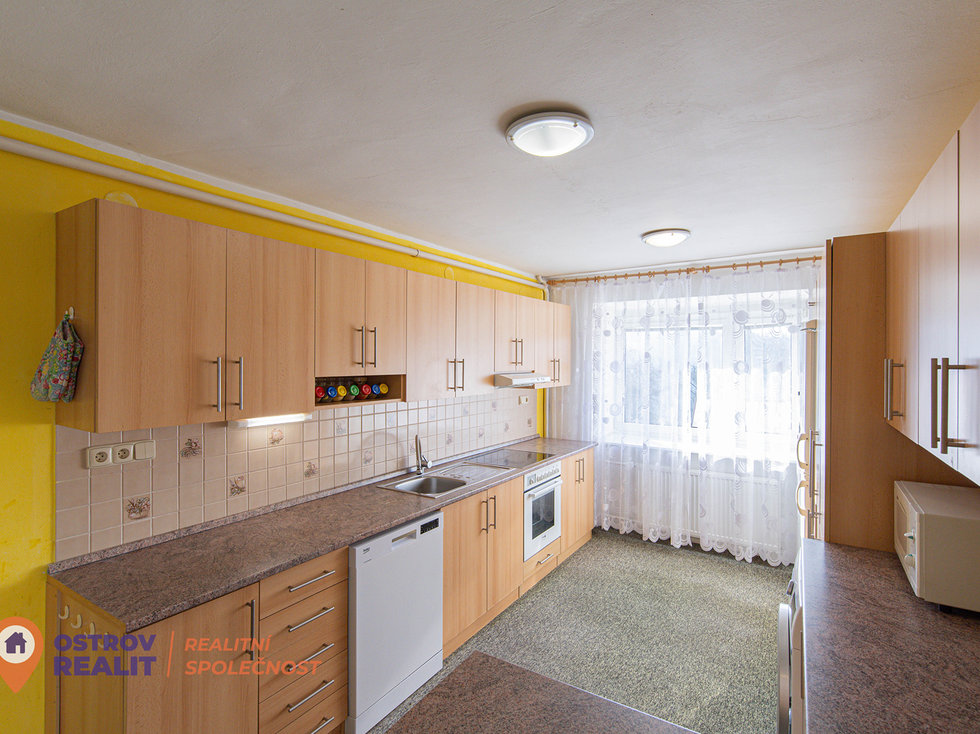 Prodej rodinného domu 220 m², Nemile