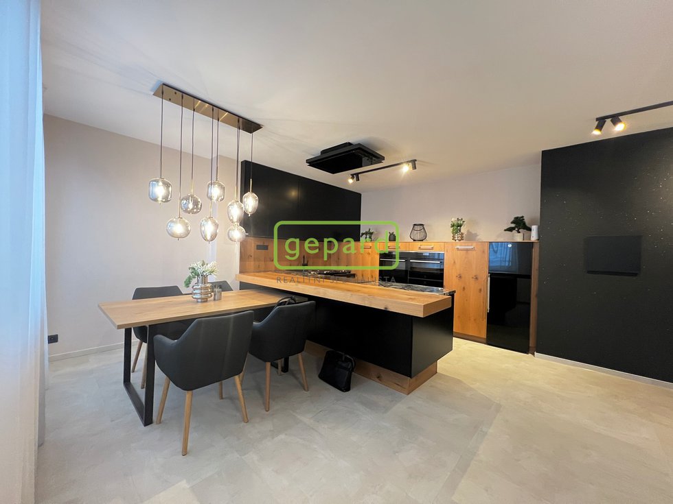 Pronájem bytu 3+kk 121 m², Praha