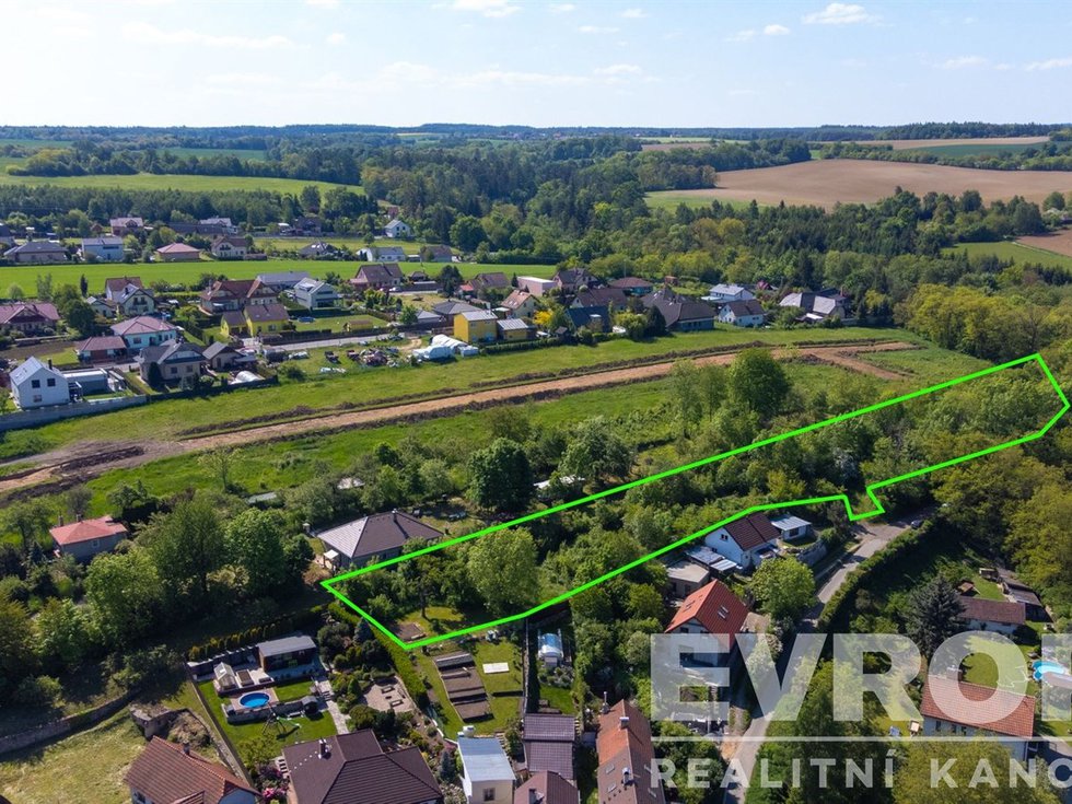 Prodej stavební parcely 2723 m², Škvorec