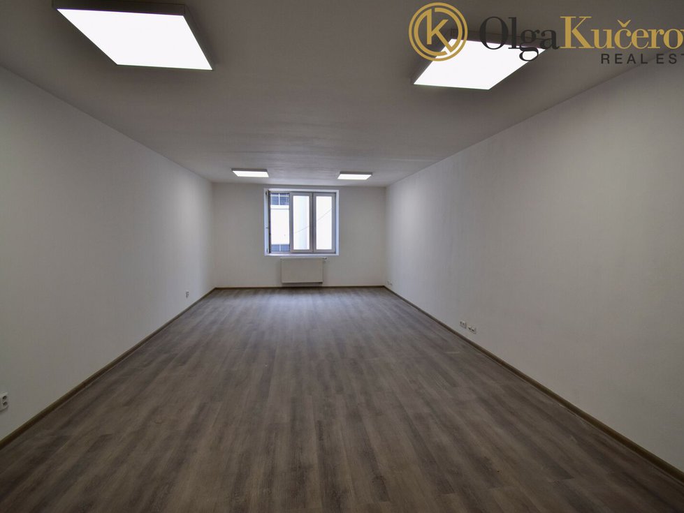 Pronájem kanceláře 102 m², Modřice