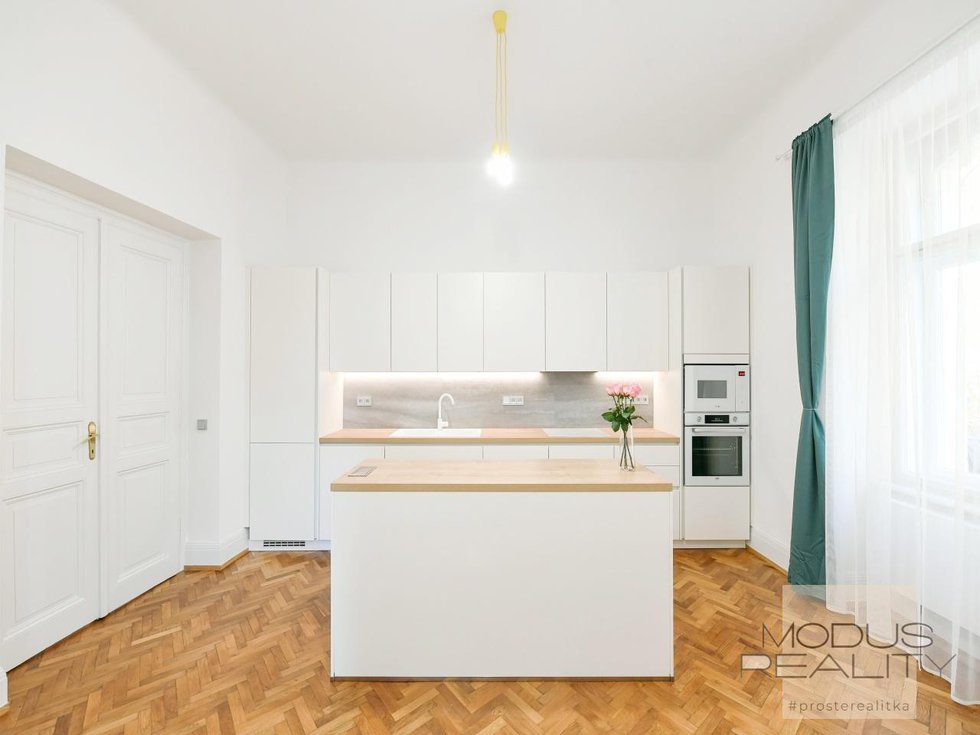 Pronájem bytu 3+1 98 m², Praha